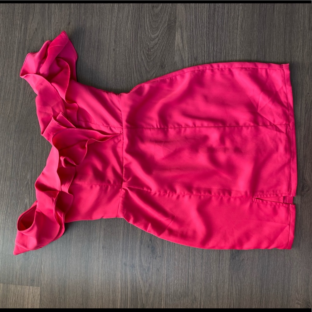 Brand new w/tag. Revolve hot pink dress. Size XS